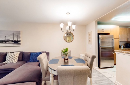 Playa Del Rey Condo | Pacific Cove: Oceanfront Retreat with Pool & Hot Tub