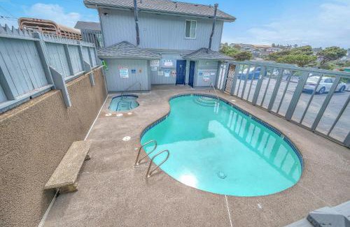 Newport House | Oceanfront Getaway at Pacific Crest 306 with Pool Access