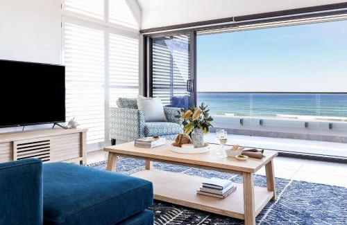 Wooli House | Beachfront Bliss at Pacific Dawn with Ocean Views