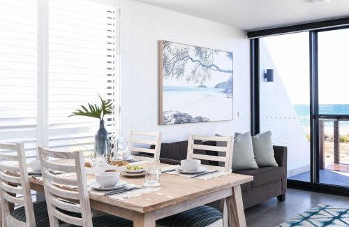 Wooli House | Beachfront Bliss at Pacific Dawn with Ocean Views