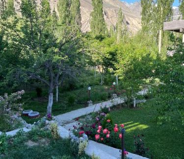 Skardu House | Cozy Pacific Guest House with Oceanfront Views & Pool
