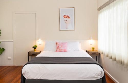 Forster Hotel | Budget-Friendly Pacific Motel with Pool & 8/10 Guest Rating