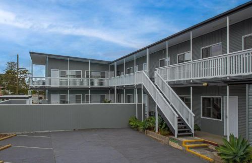Forster Hotel | Ocean View Retreat at Pacific Motel: Family-Friendly Escape