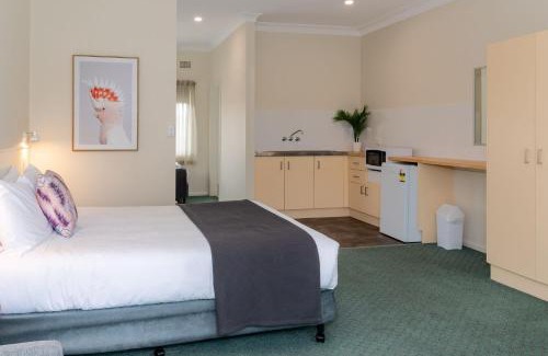 Forster Hotel | Ocean View Retreat at Pacific Motel 10 - Family Friendly!