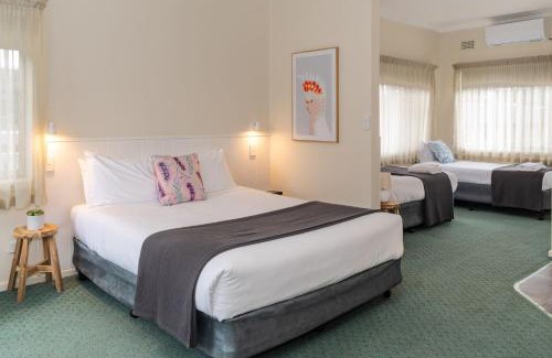 Forster Hotel | Packed with Amenities at Pacific Motel 11 - Rated 9/10!