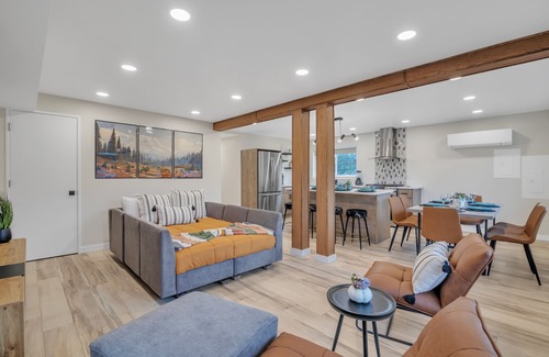 Tukwila House | Top-Rated Pacific Northwest Retreat Duplex Near Seattle