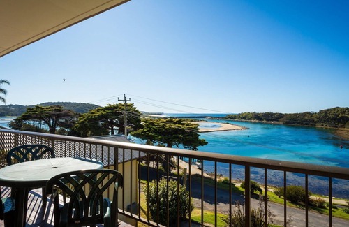 Narooma Apartment | Pacific Pines Unit 4: Family-Friendly with Pool & Breakfast