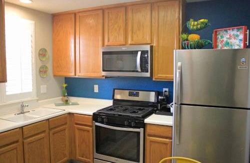 Oceano House | Pacific Plaza #605 - Seaside Flamingo Retreat - 1BdrmD-K-QSofa