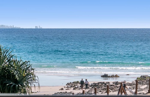Coolangatta Apartment | Oceanfront Pacific View Unit 3 with Balcony in Rainbow Bay