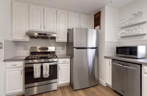 Sharp Park House | Beachside Haven: Pacifica Storybook Beach House Awaits