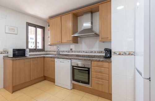Carretera de Cadiz House | Pacifico Playa: Oceanfront Retreat in Malaga with Free Wifi