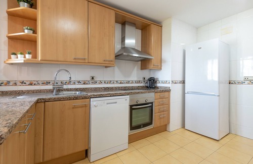 Carretera de Cadiz House | Pacifico Playa: Oceanfront Retreat in Malaga with Free Wifi
