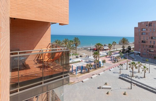 Carretera de Cadiz House | Pacifico Playa: Oceanfront Retreat in Malaga with Free Wifi