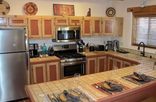 El Prado House | Escape to Pacifico: Pet-Friendly Retreat with Hot Tub