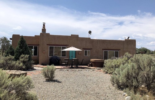 El Prado House | Escape to Pacifico: Pet-Friendly Retreat with Hot Tub