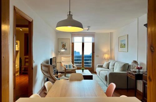 Formigal Apartment | Exclusive Pacino Hotel with Parking in the Heart of Pirineos