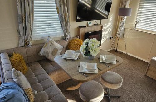 Ingoldmells House | Pack and Go Holidays: 5-Star Oceanfront Getaway Awaits