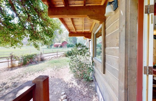Spanish Valley House | Relax at Pack Creek ~ Orchard House with Hot Tub Access