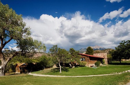 Spanish Valley House | Relaxing Retreat at Pack Creek Ranch House with Hot Tub