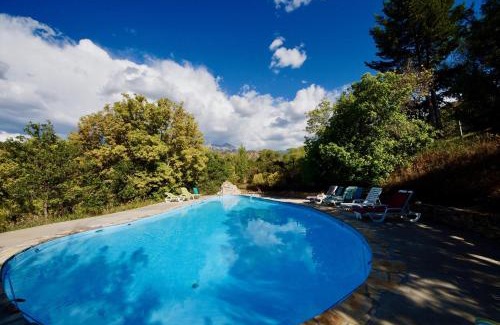 Spanish Valley House | Perfect Getaway at Pack Creek Lodge with Hot Tub & Pets Welcome
