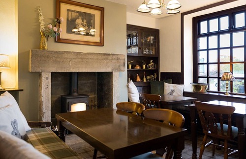 New Mills Hotel | Pack Horse Inn: Guest Rated 9.8 with Family-Friendly Dining