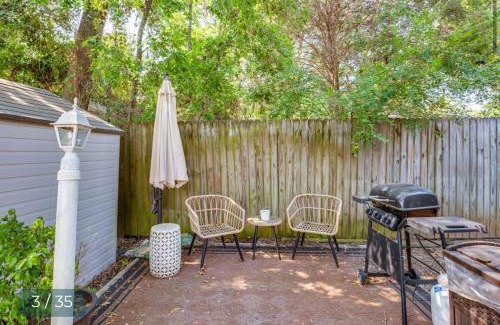 Canton House | Pack N Play Walk to Downtown Pet Friendly