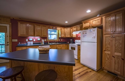 Mentone Cottage | Top-Rated Getaway at Lookout Mountain with Pool & Kitchen