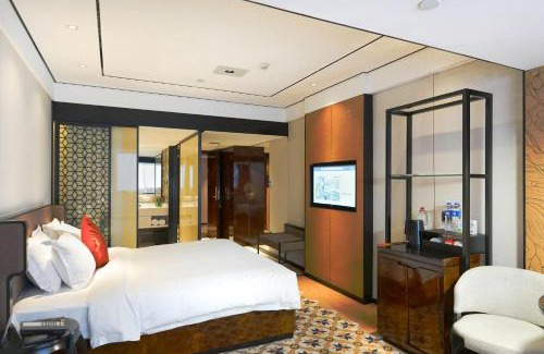 Yuexiu Hotel | Convenient Paco Hotel Near GuangZhou Zoo with Shuttle