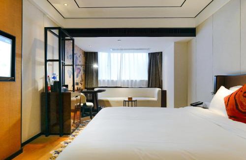 Yuexiu Hotel | Convenient Paco Hotel Near GuangZhou Zoo with Shuttle