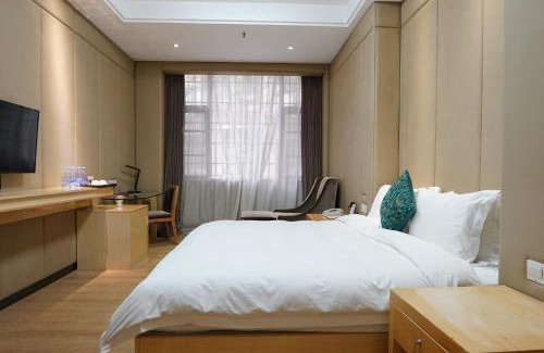 Yuexiu Hotel | Convenient Paco Hotel Ouzhuang Metro with Free Shuttle