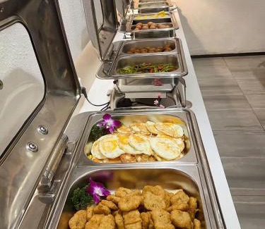 Yuexiu Hotel | Convenient Paco Hotel Tаojin Metro with Free Shuttle Service