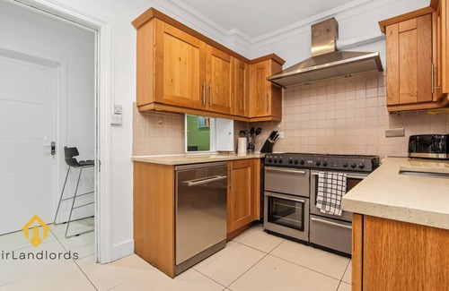 London City Centre House | Paddington Station Exceptional 4 bedroom House!