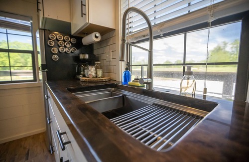Marion Cabin | Explore Paddle Boarding, Hiking & Wineries Nearby