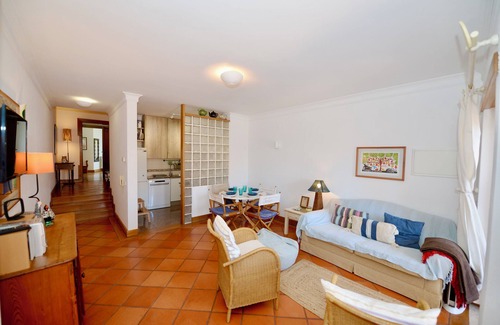 Sao Martinho do Porto Apartment | Paddle: Oceanfront Apartment with Pools & Tennis Courts