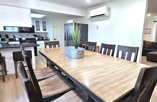 Page House | Paddleboards, Air Hockey, Grill, Fire Pit, W/D, Brkfst, Sleeps 14