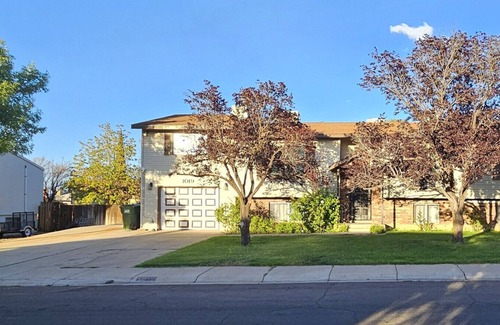 Page House | Paddleboards, Air Hockey, Grill, Fire Pit, W/D, Brkfst, Sleeps 14