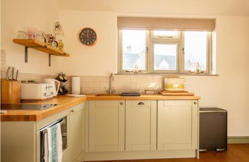 Winchcombe House | Pet-Friendly Paddock Cottage: A Family Retreat Awaits