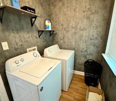Lincoln Heights Apartment | Family-Friendly Getaway at Padgett Paradise Hotel