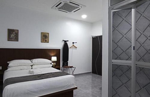 Kampung Alor Bangsa Hotel | Discover Padi Hotel Alor Setar: Family-Friendly Retreat