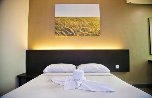 Kampung Bintong Hotel | Family-Friendly Stays at PADI PADI HOTEL - Book Now!