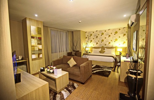 Bogor Selatan Hotel | Relaxing Padjadjaran Suites Resort with Pool & Spa Access