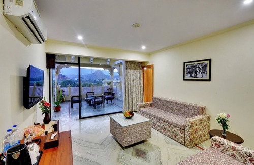 Bedla Hotel | Relax at Padmini Bagh Resort in Udaipur - Family Friendly
