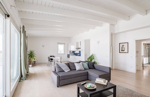 Albignasego Apartment | Inviting Padova Albignasego Apartment with Terrace for Families