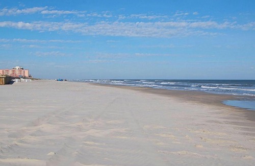 Corpus Christi Villa | Beachfront Serenity at Padre Beach View 201K - Guest Rated 10/10