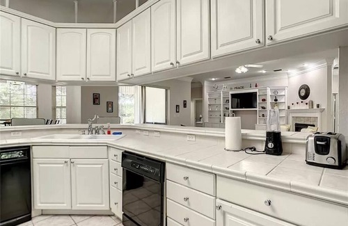Summerfield House | Spacious Padua Stables House: Family-Friendly Retreat