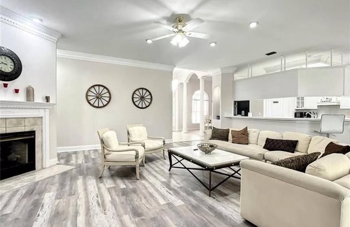Summerfield House | Spacious Padua Stables House: Family-Friendly Retreat