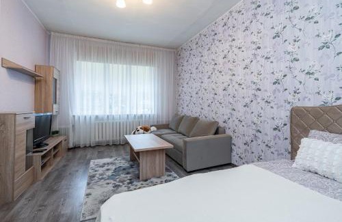 Lasnamae Apartment | Pae 52 Apartment: Family-Friendly & Near the Airport