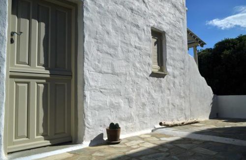 Kionia Apartment | Highly Rated Paesino: Family-Friendly Comfort Awaits