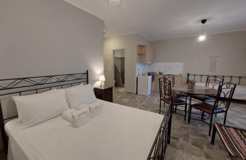 Kionia Apartment | Highly Rated Paesino: Family-Friendly Comfort Awaits