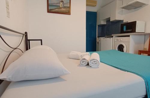Varia Apartment | Inviting Pafsilipo Studios: Perfect for Families and Pets